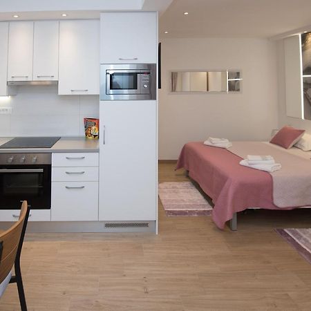 Luxury Studio Apartment Honeymoon Split Exterior photo